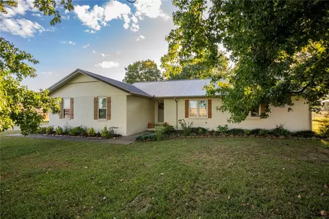 611 N Old Wire Rd, Lowell, AR 72745