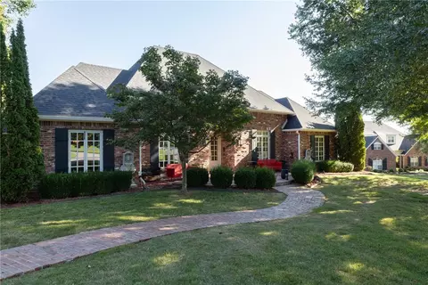 4388 E Ashley Ln, Fayetteville, AR 72701