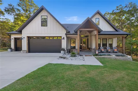 11 Rochester Dr, Bella Vista, AR 72714