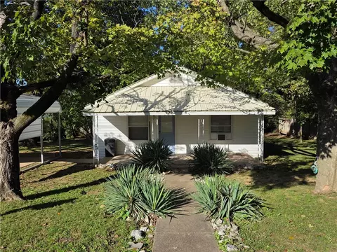 206 Mckennon St, Berryville, AR 72616