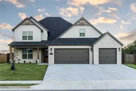 1211 Montieri Dr, Centerton, AR 72719