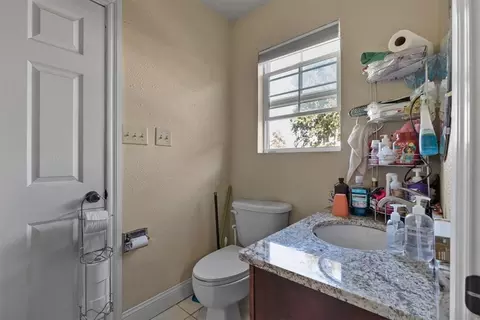 Bath - 5475 Colvin Pl, Lowell, AR 72745 photo 4 of 6