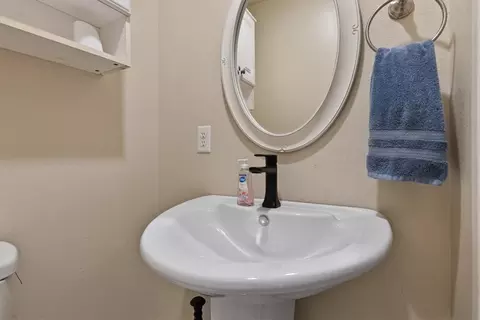 Bath - 5475 Colvin Pl, Lowell, AR 72745 photo 3 of 6