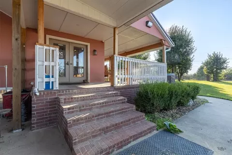 Exterior - 5475 Colvin Pl, Lowell, AR 72745 photo 3 of 8