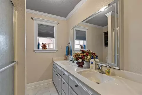 Bath - 5475 Colvin Pl, Lowell, AR 72745 photo 5 of 6