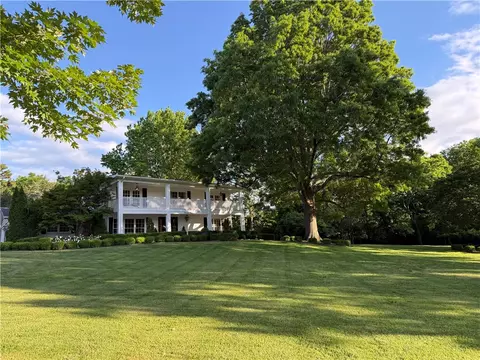 1417 Elmwood Dr, Fayetteville, AR 72703