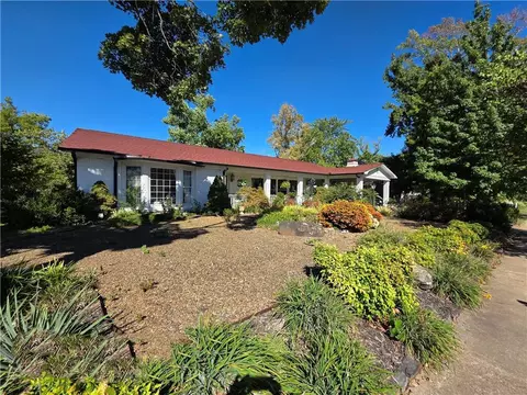610 Central Ave, Bentonville, AR 72712