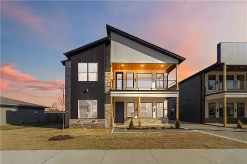 816 NW 11th St, Bentonville, AR 72712