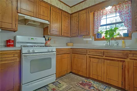 Kitchen - 335 Maple, Hector, AR 72843 photo 2 of 4