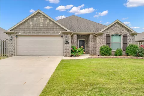 4855 W Croft Dr, Fayetteville, AR 72704
