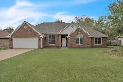 105 W Henson Ave, Springdale, AR 72764