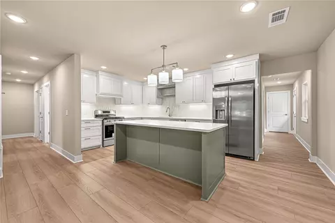 1101 SE St, Bentonville, AR 72712