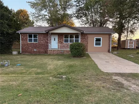501 Rainbow Pl, Green Forest, AR 72638