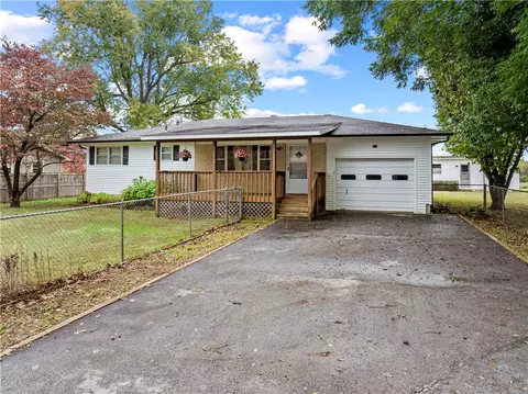 119 Carr Ct, Harrison, AR 72601
