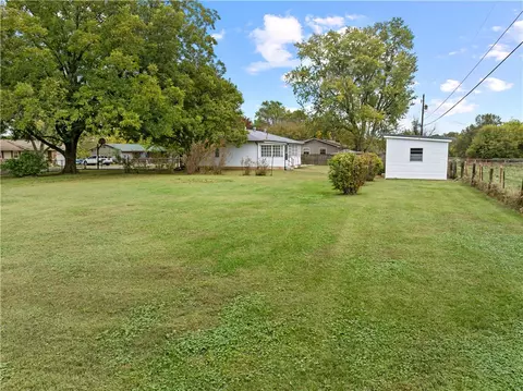 Exterior - 119 Carr Ct, Harrison, AR 72601 photo 7 of 8