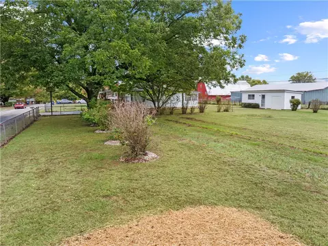 Exterior - 119 Carr Ct, Harrison, AR 72601 photo 6 of 8