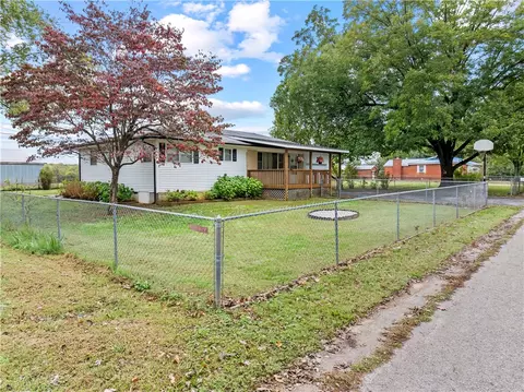 Exterior - 119 Carr Ct, Harrison, AR 72601 photo 5 of 8