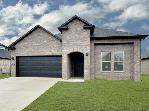 2311 Longfellow Dr, Bentonville, AR 72713