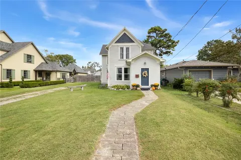 705 S 4th St, Rogers, AR 72756
