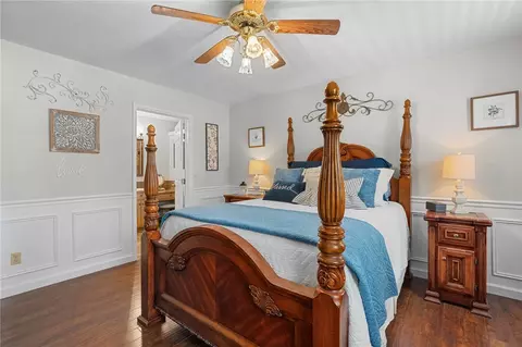 Bedroom - 447 Thicksten Dr, Alma, AR 72921 photo 3 of 8