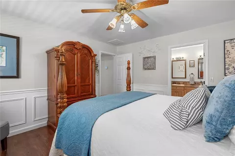 Bedroom - 447 Thicksten Dr, Alma, AR 72921 photo 4 of 8