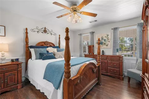 Bedroom - 447 Thicksten Dr, Alma, AR 72921 photo 2 of 8