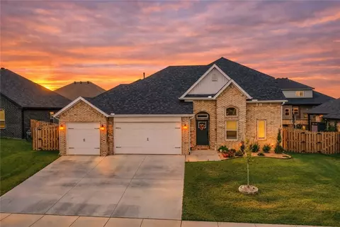 1805 Salmon St, Pea Ridge, AR 72751
