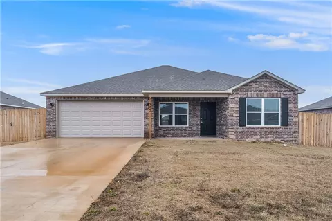 905 W Aiden Dr, Siloam Springs, AR 72761