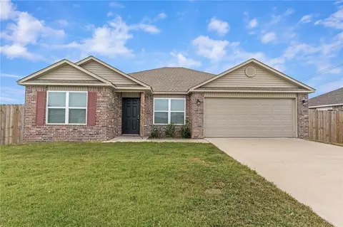 932 W Aiden Dr, Siloam Springs, AR 72761
