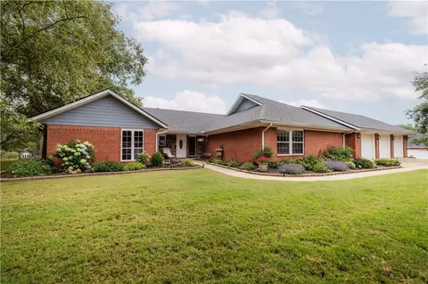 2670 Orchard Hill Rd, Siloam Springs, AR 72761