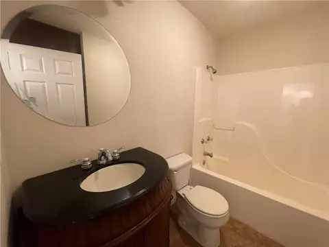 Bath - 776 Quarry St, Lamar, AR 72846 photo 2 of 8