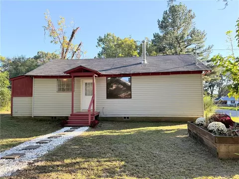 215 Montgomery St, Clarksville, AR 72830