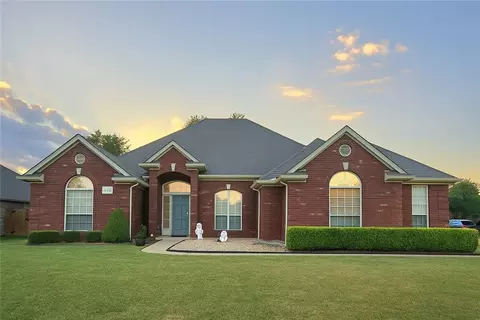4210 Essex Cv, Springdale, AR 72762
