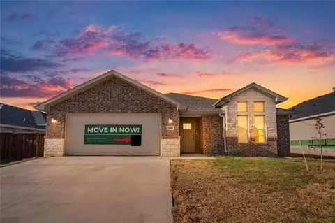 1806 Bugg St, Pea Ridge, AR 72751