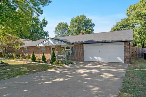 1306 Silent Grove Rd, Springdale, AR 72762