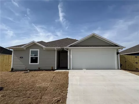550 Mac St, Prairie Grove, AR 72753