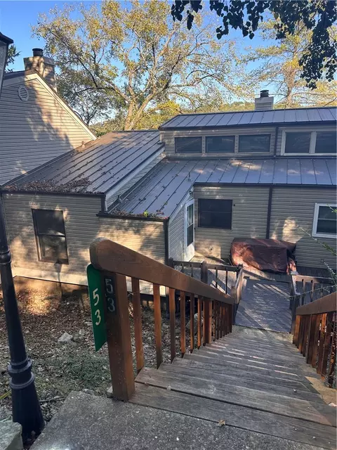 53 Oak Point Dr, Holiday Island, AR 72631