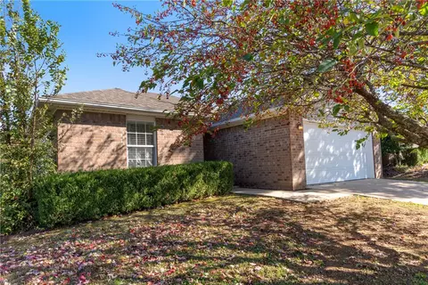 905 SW Apache Ct, Bentonville, AR 72712