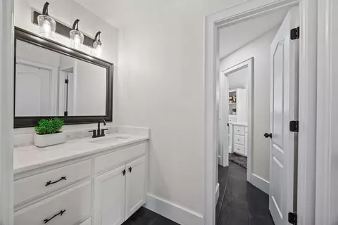 Bath - 10392 Cedar Pointe Dr, Lowell, AR 72745 photo 6 of 7