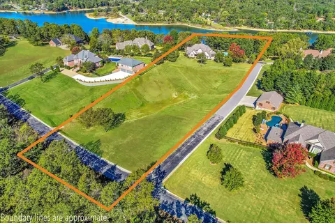View/Area - 10392 Cedar Pointe Dr, Lowell, AR 72745 photo 4 of 5