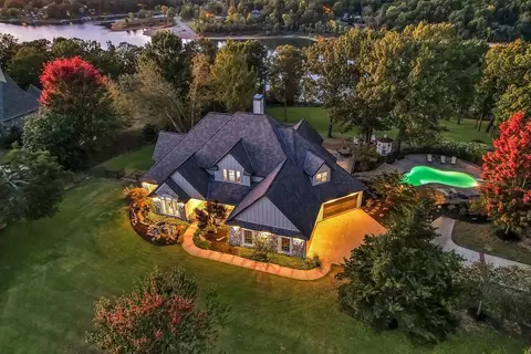 Exterior - 10392 Cedar Pointe Dr, Lowell, AR 72745 photo 1 of 10
