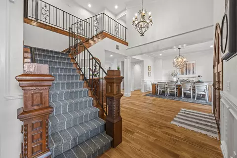 Entry Way - 10392 Cedar Pointe Dr, Lowell, AR 72745 photo 4 of 5