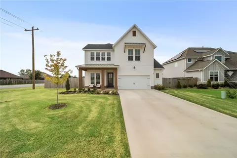 2814 S 20th St, Rogers, AR 72758