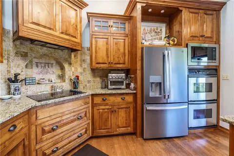 60 Shields Spur, Holiday Island, AR 72631