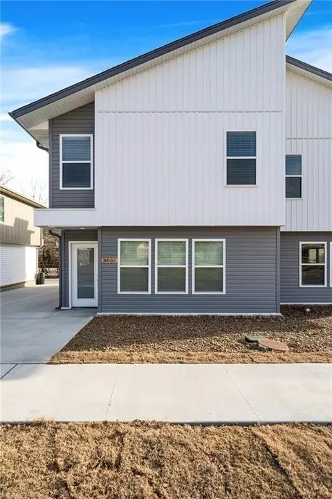 3035 W And 3037 W Sandra St, Fayetteville, AR 72704