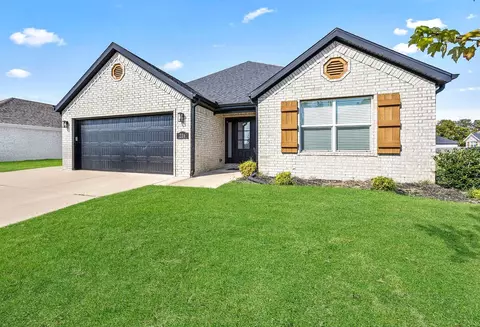 216 Idaho Ave, Farmington, AR 72730