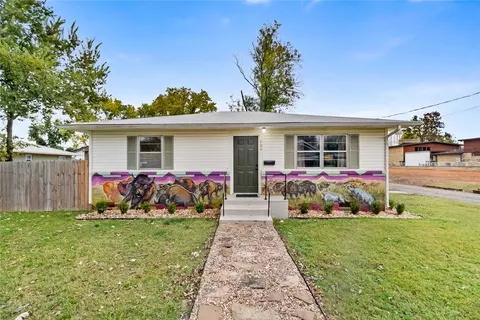 404 SW 2nd St, Bentonville, AR 72712