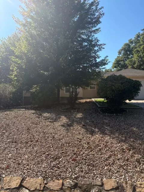 24 Burnham Dr, Bella Vista, AR 72715