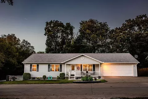 102 Paradise Cove Ln, Berryville, AR 72616