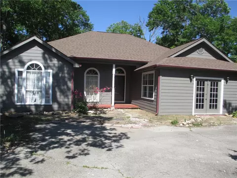 166 Holiday Island Dr, Holiday Island, AR 72631